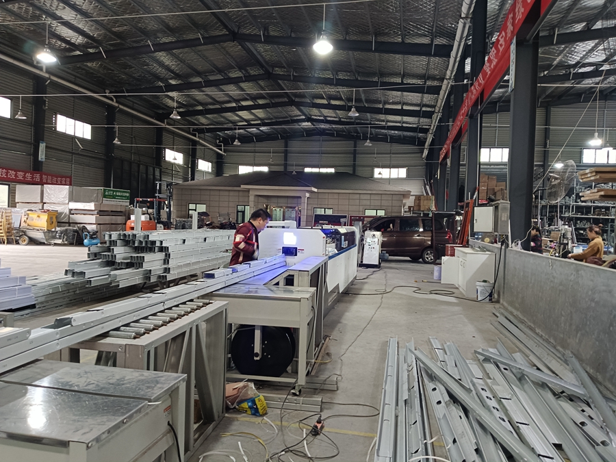 深度剖析輕鋼龍骨：分類、標(biāo)記、厚度與用途的全方位解讀